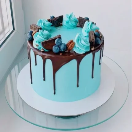 blue-chocolate-drip-cake