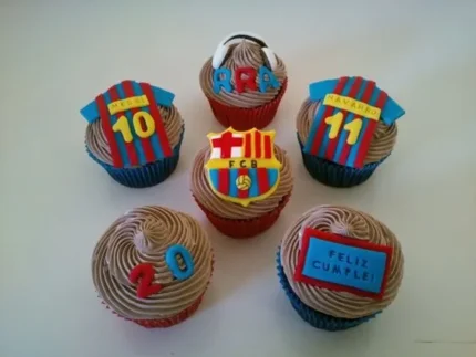 football-theme-cupcakes