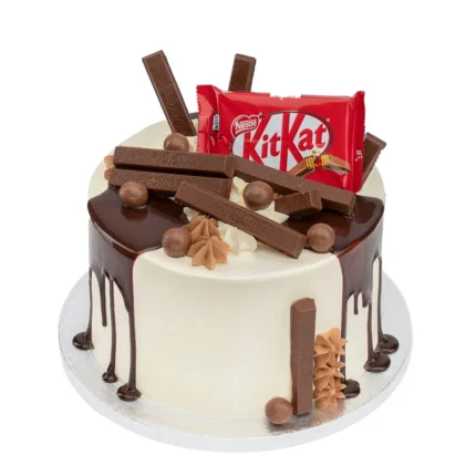 kitkat-choco-drip-cake