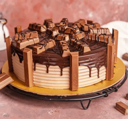 kitkat-flavour-cake