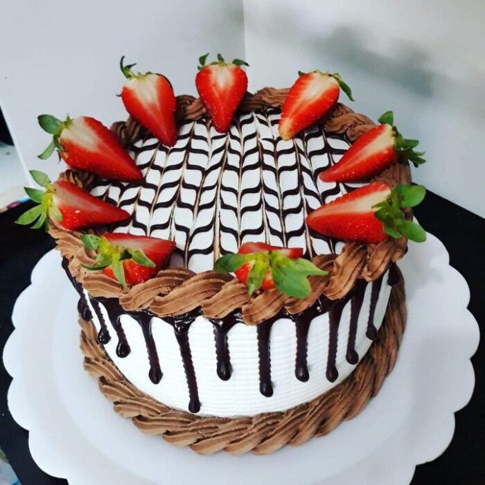 black-forest-cake-with-fresh-strawberries