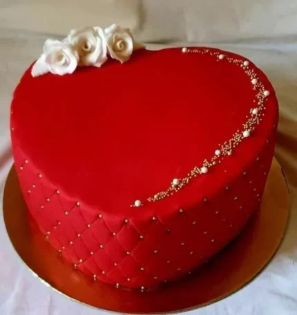 ed-velvet-heart-shape-cake